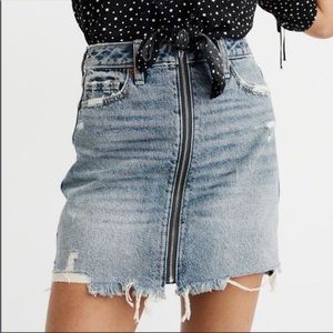 Abercrombie & Fitch Zip Up A Line Denim Skirt. Size 26